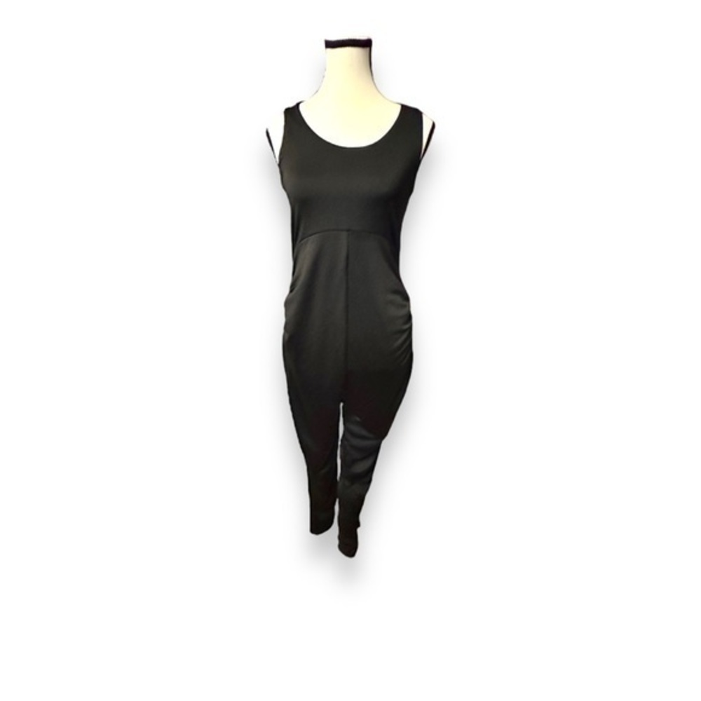 Prettylittlething S Maternity Jumpsuit with Keyhole Back and Ruched Sides